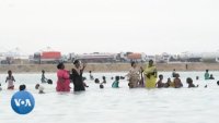 Soudan : Étouffés par la chaleur et les coupures d'électricité, les habitants envahissent les plages