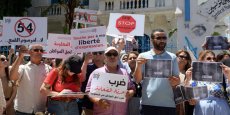 En Tunisie, des journalistes réclament la libération de leurs confrères condamnés