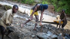 Des ONG alertent sur la situation des travailleurs du cobalt et du cuivre congolais