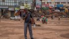 Ouganda: des citoyens protestent en publiant photos et vidéos d'abus sur les réseaux sociaux