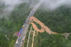 L'effondrement d'une autoroute en chine: Le bilan monte à 36 morts