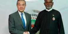 Le ministre des affaires étrangères chinois achève sa tournée africaine par une étape au Nigeria