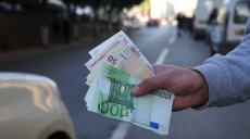 À combien s’achètent et se vendent 100 euros en Banque et au marché noir ce jeudi 19 septembre ?