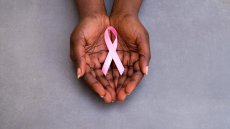 Octobre rose en Côte d'Ivoire: le Centre national d’oncologie accueille les femmes pour se faire dépister