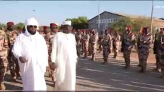 Départ des troupes françaises du Tchad : rétrocession de la base militaire d'Abéché