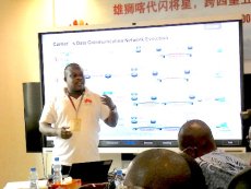 Les enseignants de l'INPTIC du Gabon à l'école de Huawei